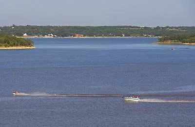 Bridgeport Lake - Image by lakebridgeport.com