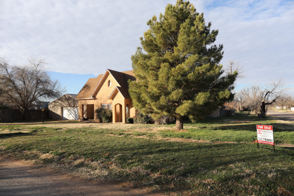 House for sale - real estate agent Throckmorton County.jpeg